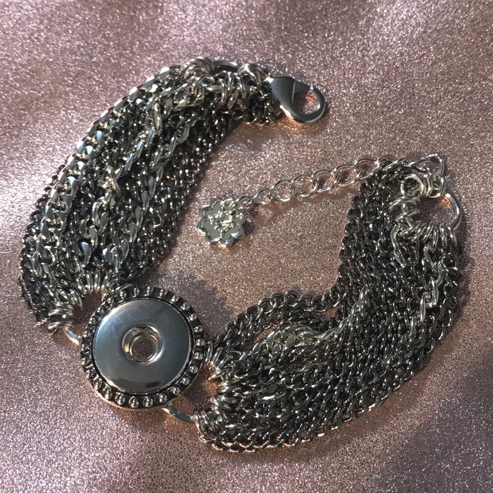 Two tone chain bracelet to hold 18mm snaps